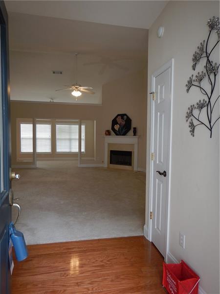 Building Photo - 972 Bob Hannah Cir