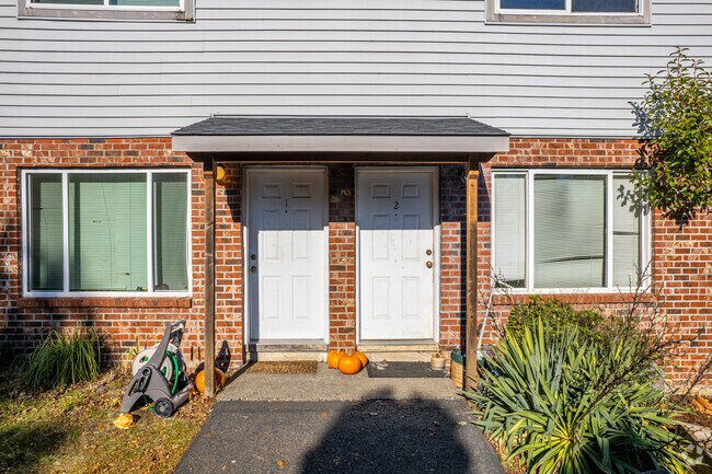 Entrada - River Hill Townhomes