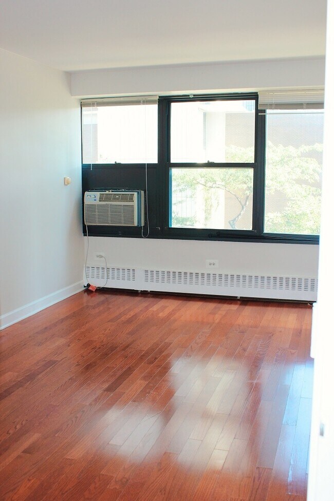Foto del edificio - 6030 N Sheridan Rd