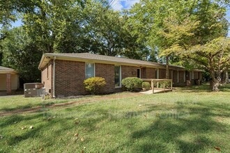 Building Photo - 1001 Glendale Ln