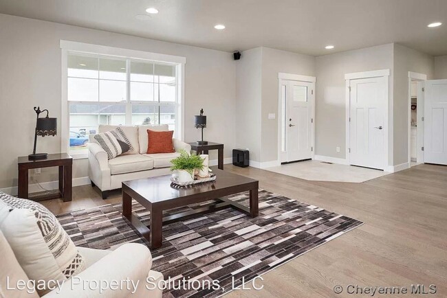 Foto del edificio - 3 br, 2 bath House - 5332 Opal Dr.