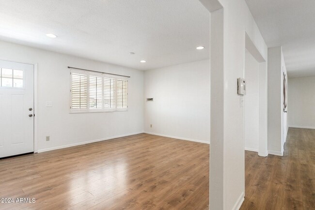 Foto del edificio - 7344 E Polk St