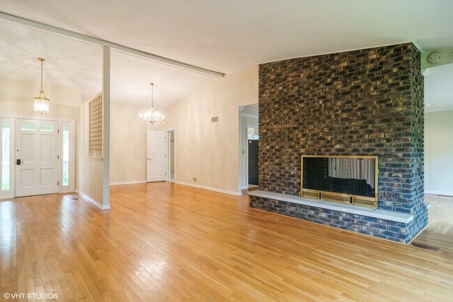 Building Photo - 62 Darlington Dr