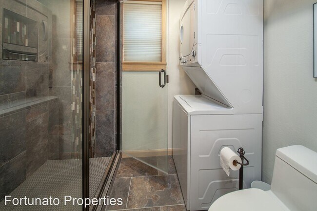 Building Photo - 2 br, 2 bath House - 201C Park Place 325 4...