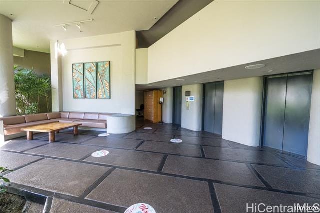 Building Photo - 930 Kaheka St