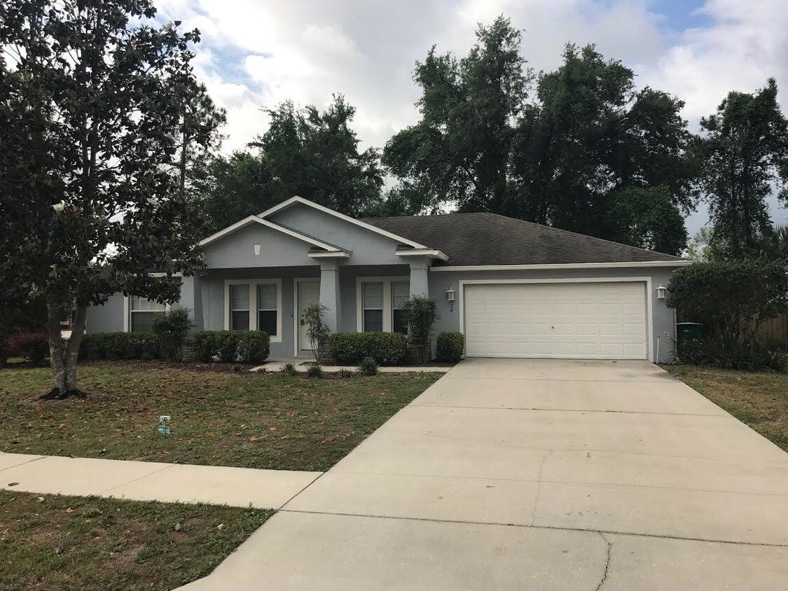 Foto principal - 928 Lake Lindley Dr N