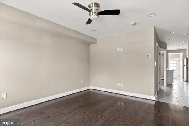 Foto del edificio - 2215 40th St NW