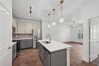 Building Photo - Barron Park