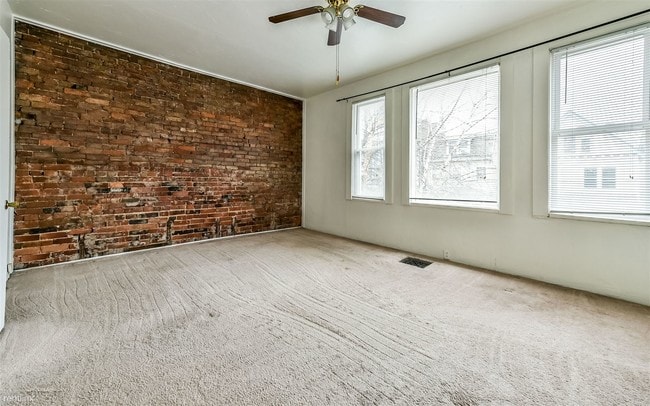 Building Photo - 709 Ivy St