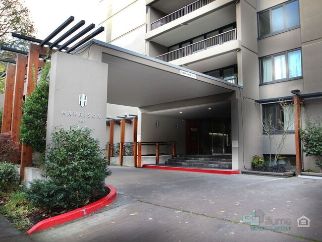 Foto del edificio - Ideal Urban Retreat – 1-Bedroom Near PSU with Great Amenities