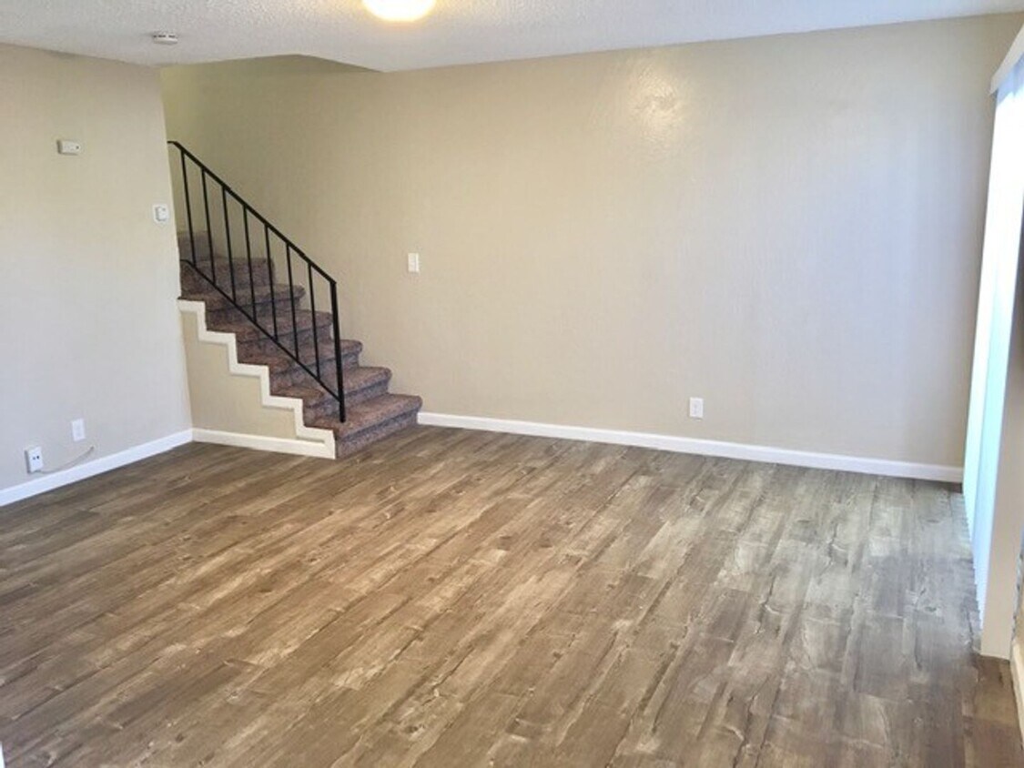 Foto principal - Great 2 bed, 1.5 bath Condo in Vallejo - A...