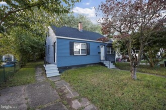 Building Photo - 821 S Woodlynn Rd
