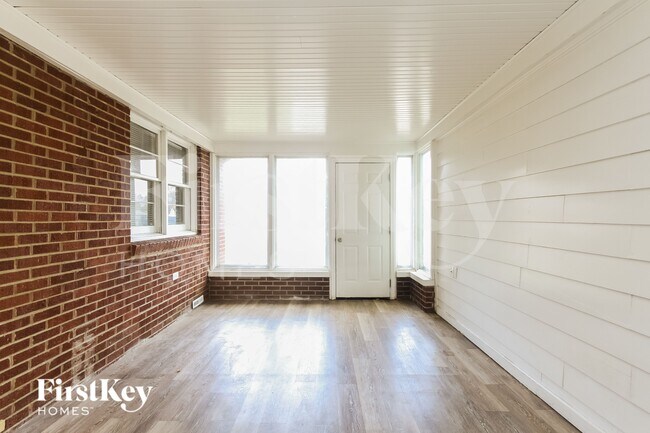 Foto del edificio - 9045 E 18th St