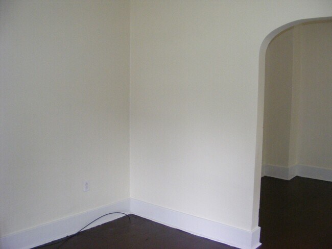 Building Photo - 2428 West Wade Street