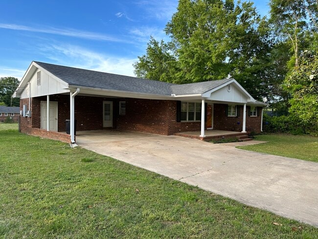 Building Photo - 102 Nightingale Ct