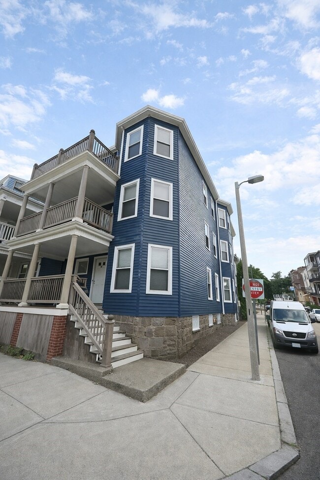 Building Photo - 29 Magnolia St
