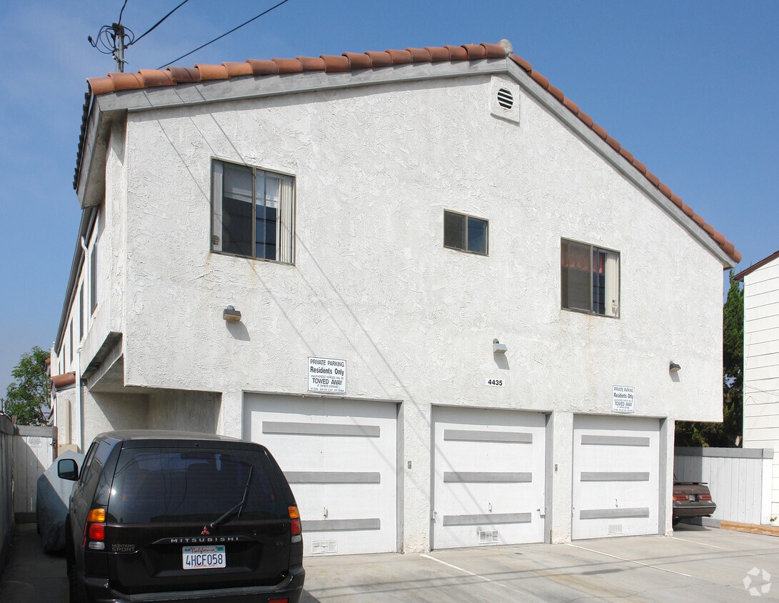 Building Photo - 4433-4437 Mississippi St