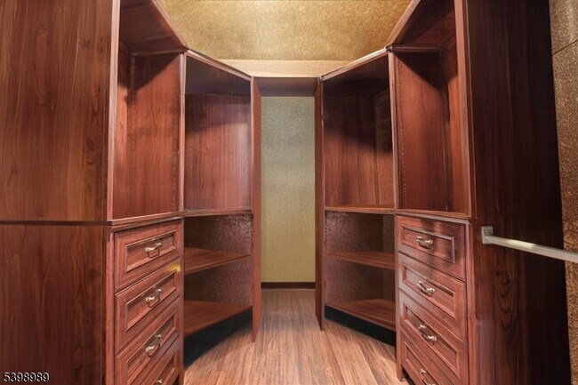 Foto del edificio - 65 Aspen Dr