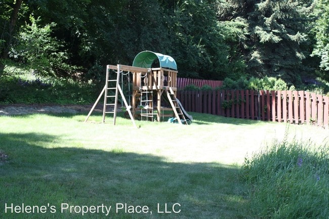 Building Photo - 4 br, 2 bath House - 535 SE Dexter