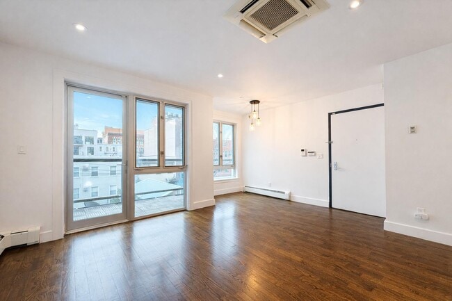 Building Photo - 143 Skillman Ave