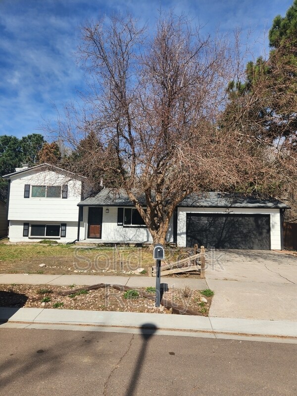 Photo - 4018 Goldenrod Dr House