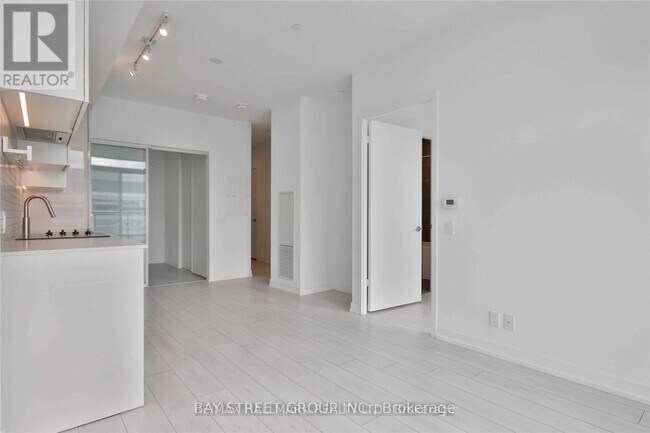 Building Photo - 5 Buttermill Ave.