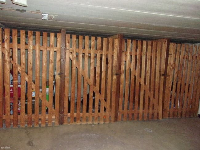 Building Photo - 2 br, 1 bath Condo - 18539 Christina Dr  1...