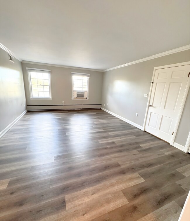 Foto del edificio - 400 N Webb Ave