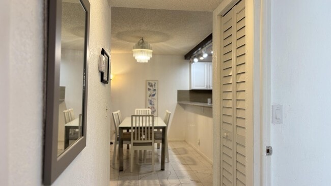 Building Photo - 5130 Las Verdes Cir