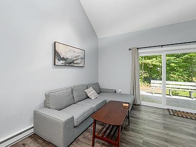 Foto del edificio - 76 Davis Rd