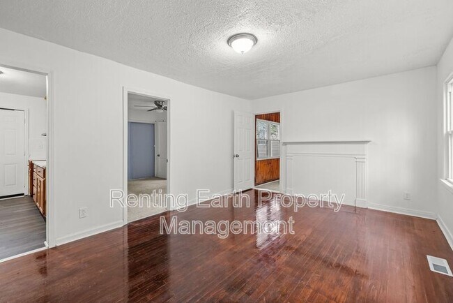 Building Photo - 5025 43rd Pl N