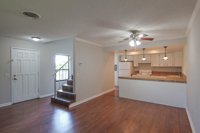 Foto del edificio - $500 MOVE IN SPECIAL OFF FIRST MONTHS RENT