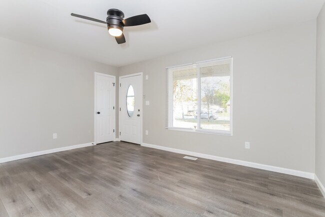 Building Photo - Desirable 4 Bedroom in Mason