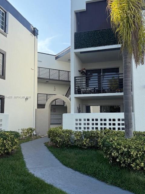 Building Photo - 9735 Fontainebleau Blvd