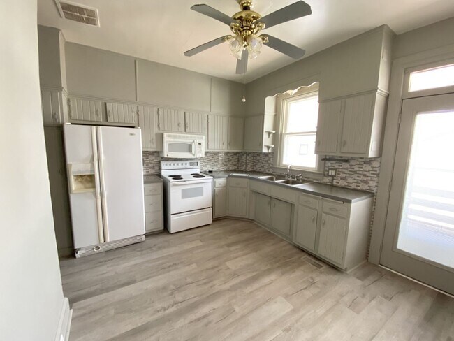 Foto del edificio - 3 Bedroom Duplex