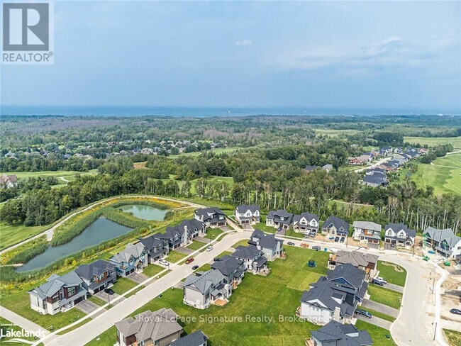 Building Photo - 157 Springside Cres