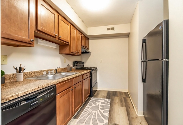 Kitchen - Chandler Commons Apartments