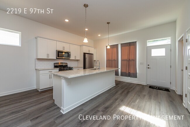 Building Photo - Beautiful 3 Bedroom Home