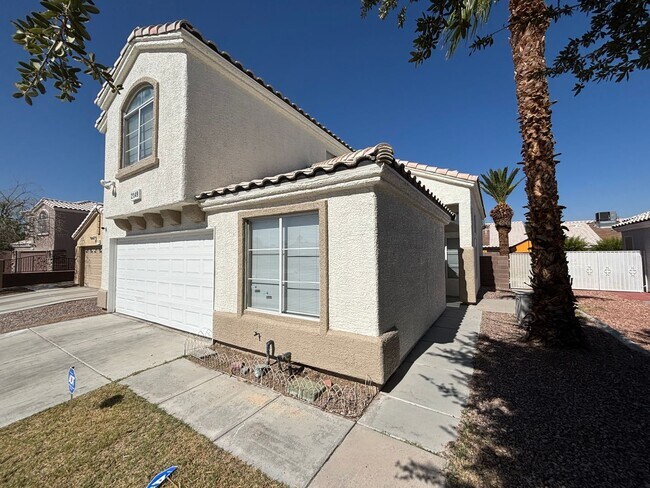 Building Photo - Gorgeous 4Bed/2Bath Home located in Sunris...