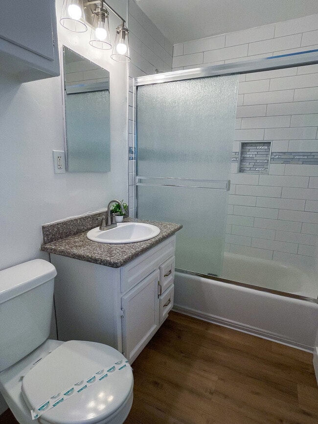 W17 Restroom - Carlton Park Apartments