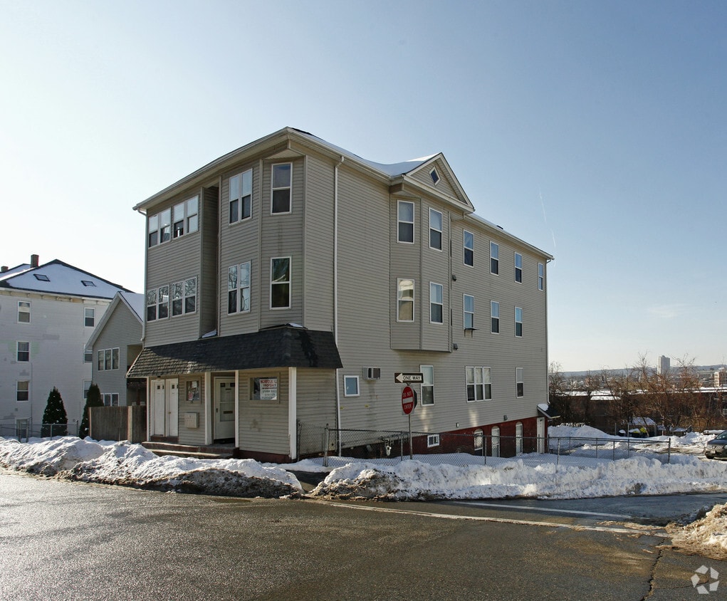 49 Wall St, Worcester, MA 01604 Apartments in Worcester, MA