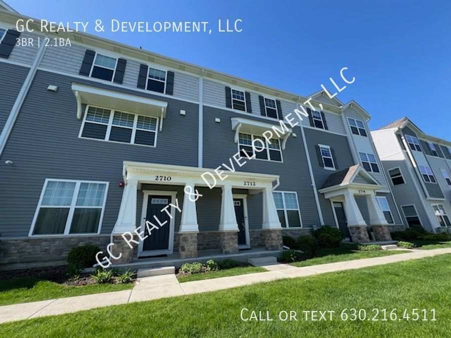 Primary Photo - ***3 BDRM / 2.5 BTH / BALCONY / SS APPL IN...