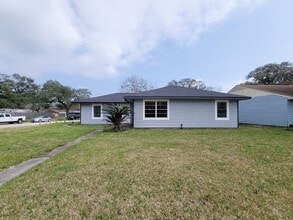 Building Photo - 301 Cypress St