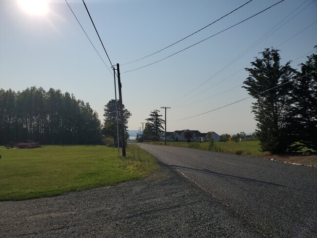 Building Photo - 13580 Bayview Rd