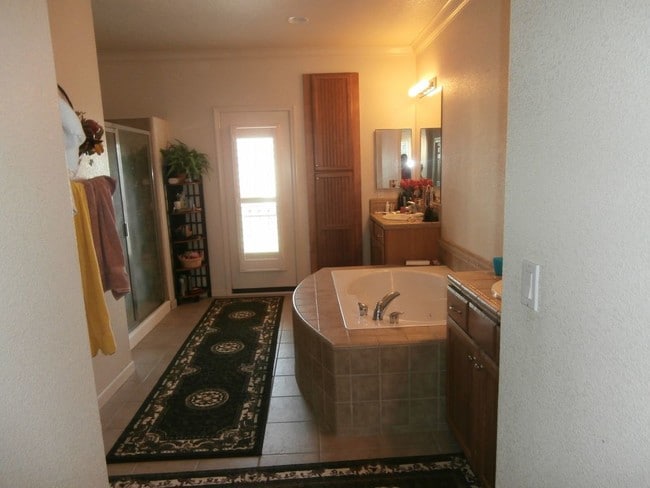 Building Photo - 4108 Steamboat Cove