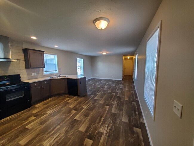 Foto del edificio - 49 Parakeet Hill Dr