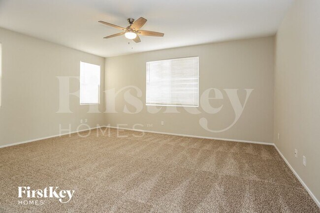 Foto del edificio - 4056 Little Bay Ave