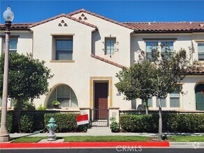 Building Photo - 423 La Floresta Dr