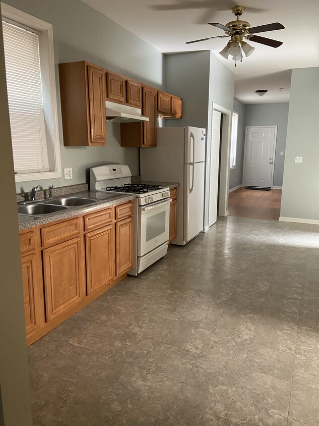 Primary Photo - 2315 W 50th Plz