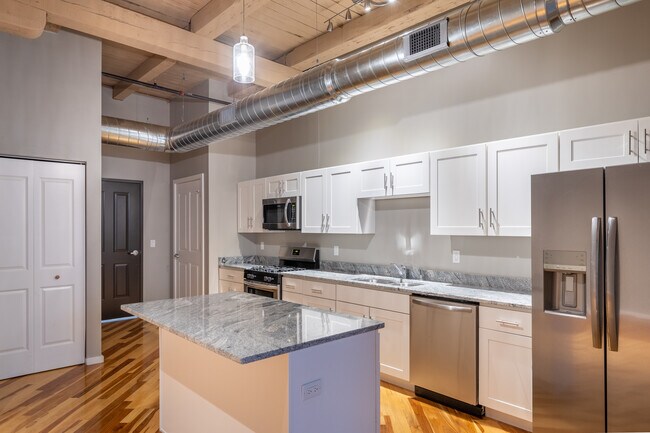 Foto del edificio - Churchill Lofts